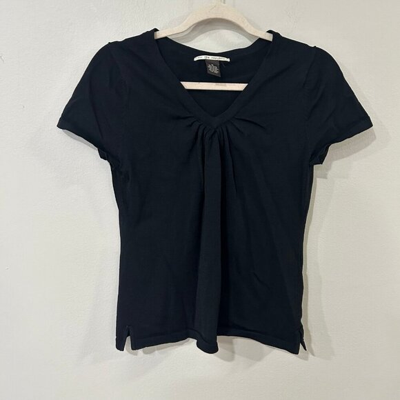 NWOT For The Republic Women’s V-Neck Gathered Front Black Fitted T-Shirt Size M - Picture 2 of 4